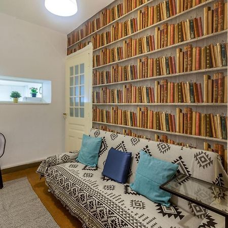 Charming Apartment In The Heart Of Plaka Athens Luaran gambar