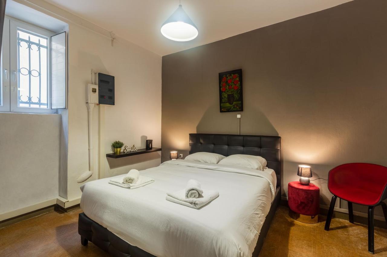 Charming Apartment In The Heart Of Plaka Athens Luaran gambar