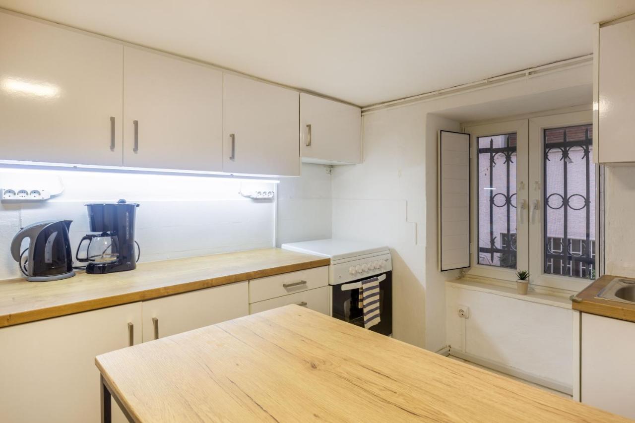 Charming Apartment In The Heart Of Plaka Athens Luaran gambar