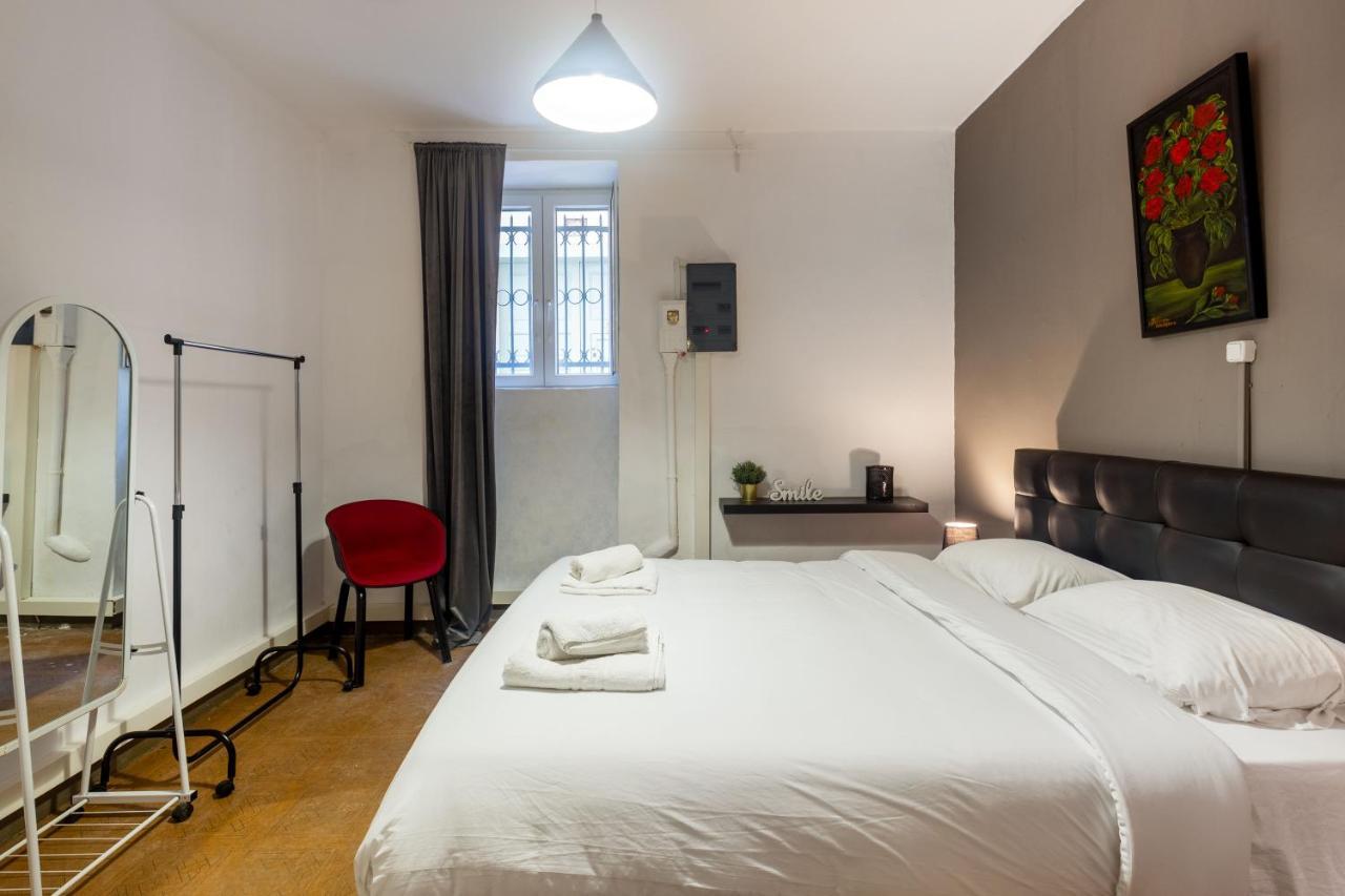 Charming Apartment In The Heart Of Plaka Athens Luaran gambar